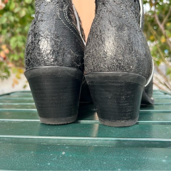 Ariat Side Saddle Punchy Distressed Cowboy Boots - Picture 9 of 16